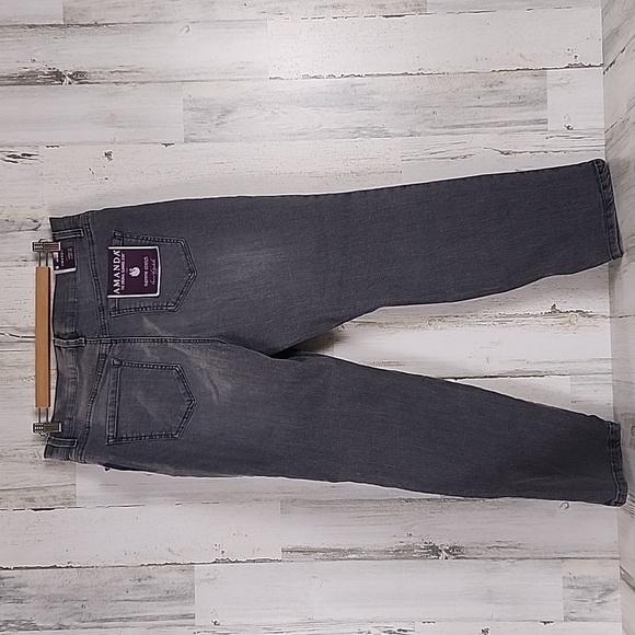 Gloria Vanderbilt Amanda classic rise gray wash denim jeans Size 16P short NEW - Picture 4 of 10